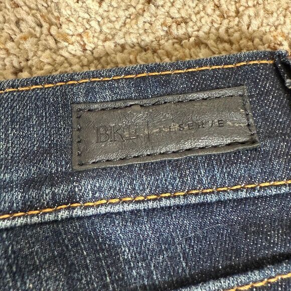 BKE Reserve Women’s Stella Dark Wash B107 Kick Flare Stretch Jean Size 30 Long - Picture 6 of 7